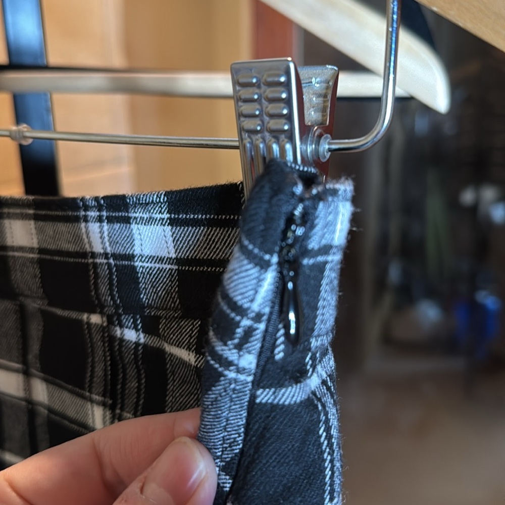 Hollister Black and White Plaid Mini Skirt - Picture 8 of 10